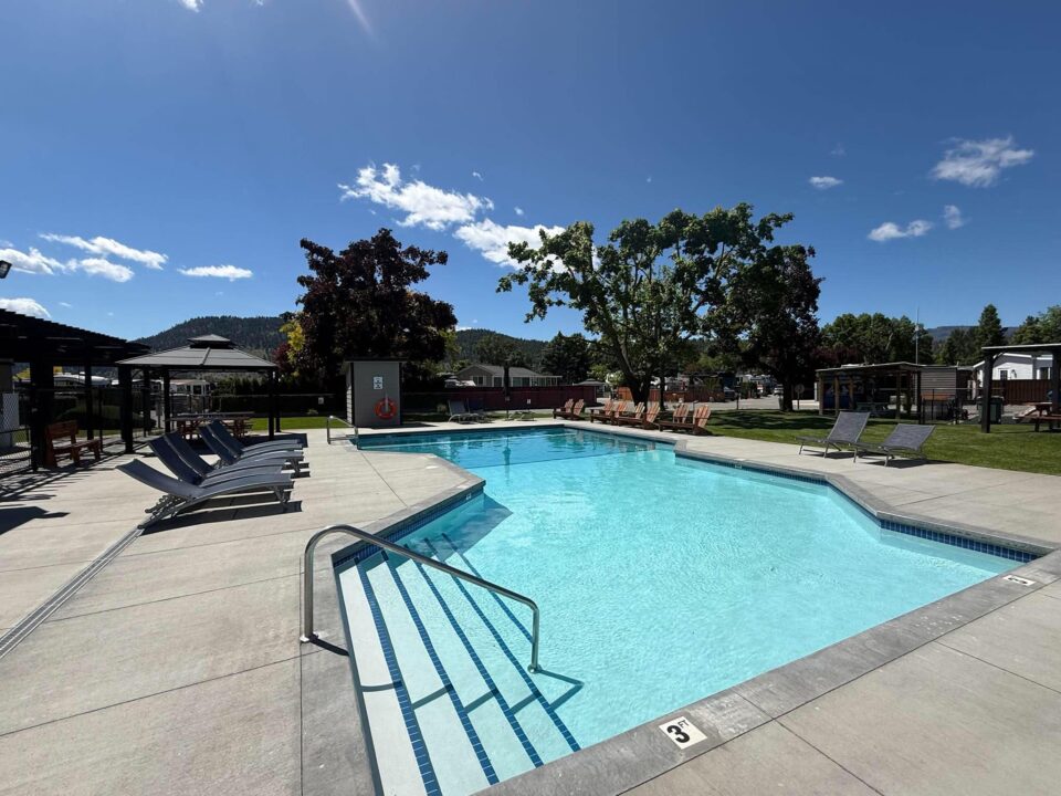Outdoor Family Pool. 2026